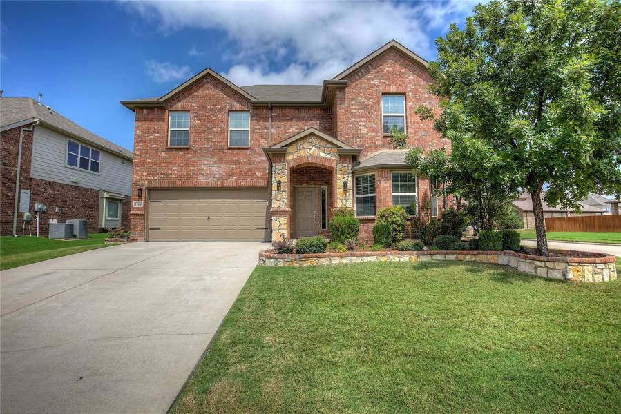 1100 Crest Breeze Drive, Fort Worth, TX 76052