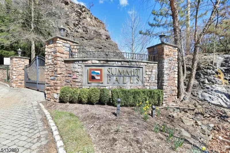 Pompton Lakes Boro, NJ 07442,247 Ridge Dr