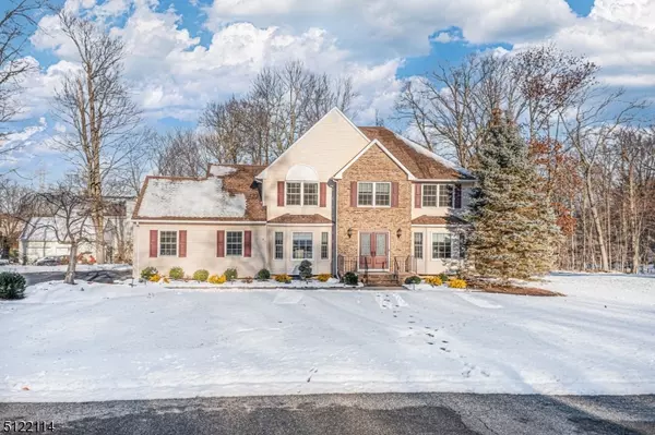 92 Fernia Dr, Randolph Twp., NJ 07869