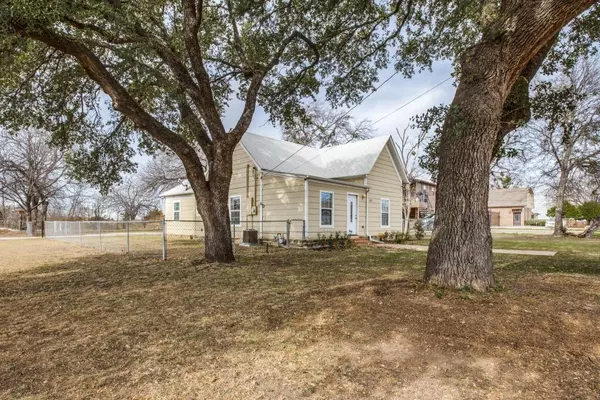 Crowley, TX 76036,201 N Tarrant Street