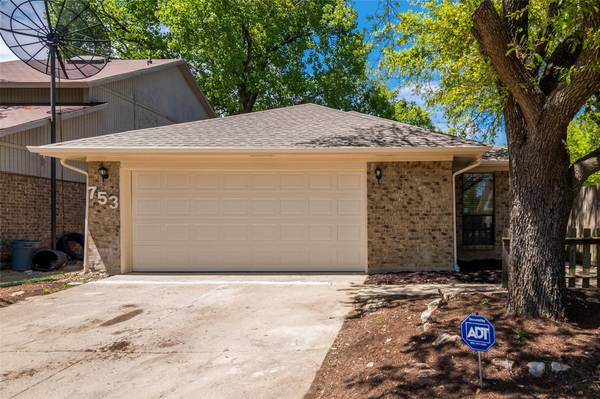 753 Via Miramonte, Mesquite, TX 75150