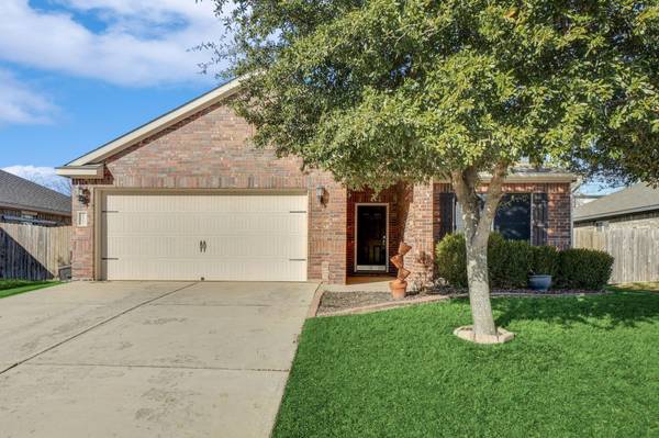 1102 Primrose Drive, Sanger, TX 76266