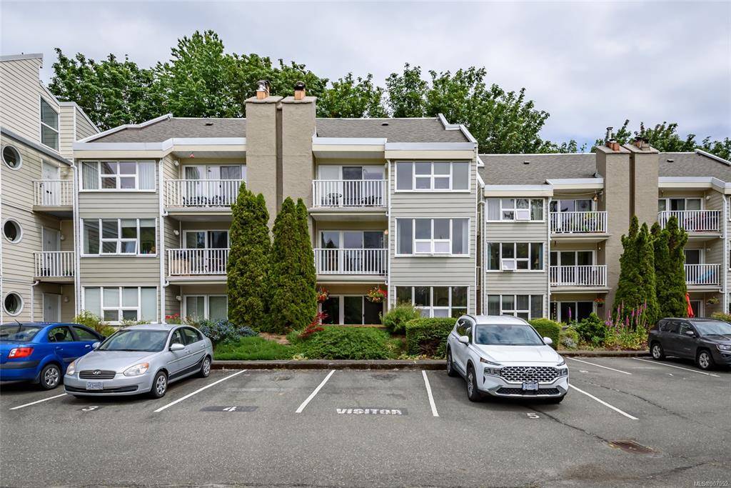 Courtenay, BC V9N 1A5,205 1st St #215