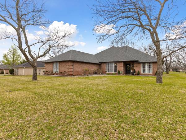 5720 Long Drive, Granbury, TX 76049