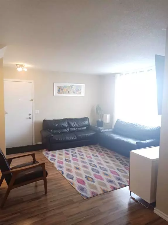 Calgary, AB t2a 5p7,175 Manora PL NE #63