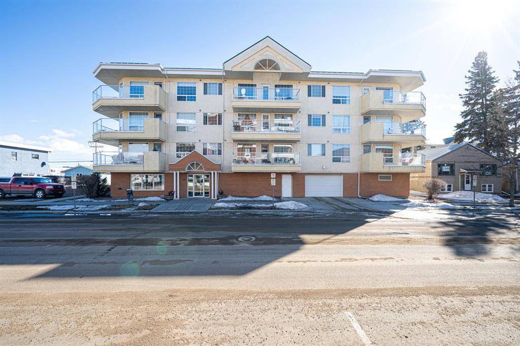 Lloydminster, AB T9V 0M2,5117 50 Street #208