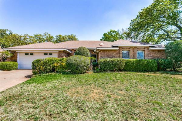 3804 Ashford Drive, Bedford, TX 76021