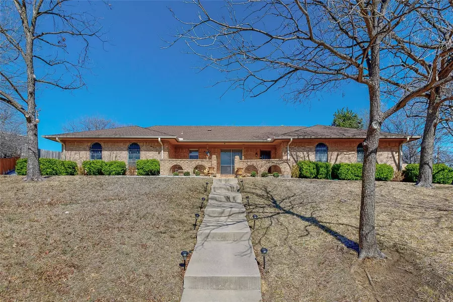 1609 Lancelot Circle, Grand Prairie, TX 75050