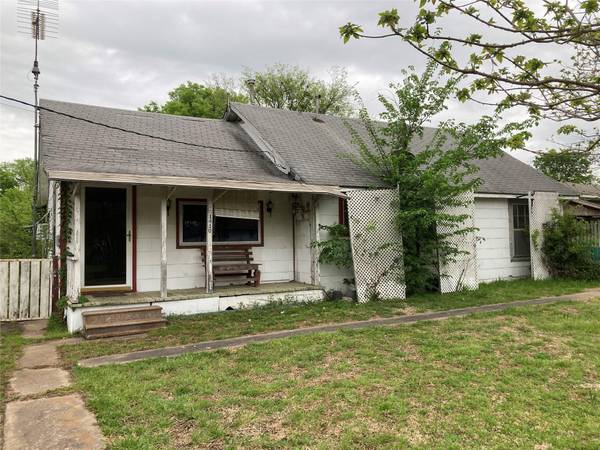 1410 Pine Street, Bonham, TX 75418