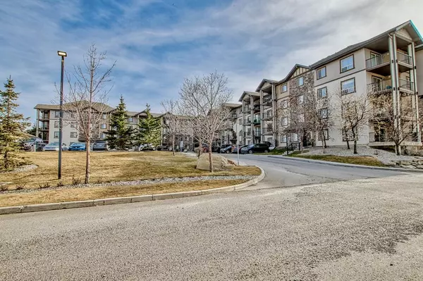 Calgary, AB T3K 0M2,60 PANATELLA ST NW #2314