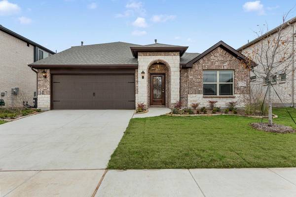 1123 Saddle Ridge Drive, Aubrey, TX 76227