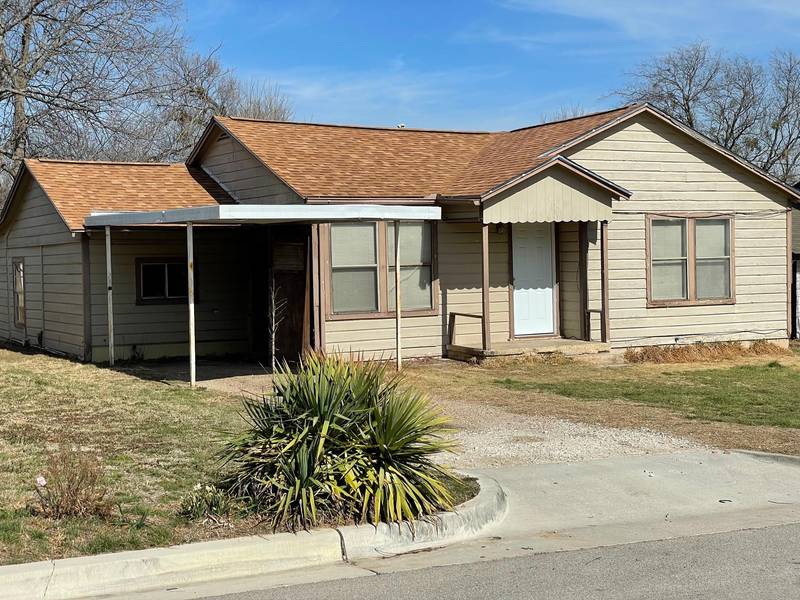 415 E Simmons Street, Weatherford, TX 76086