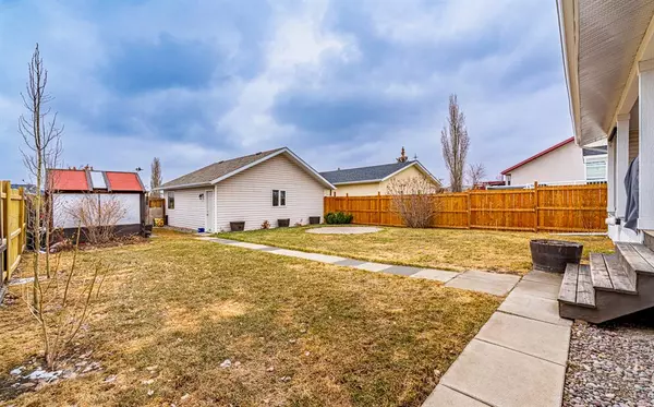 High River, AB T1V 1S4,707 17A ST SE