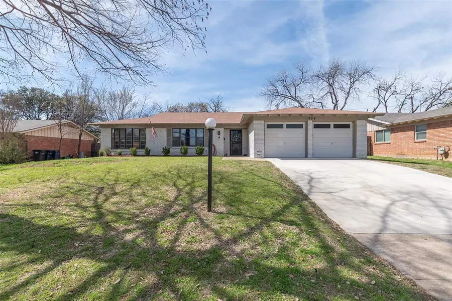 1954 Shelman Trail, Fort Worth, TX 76112