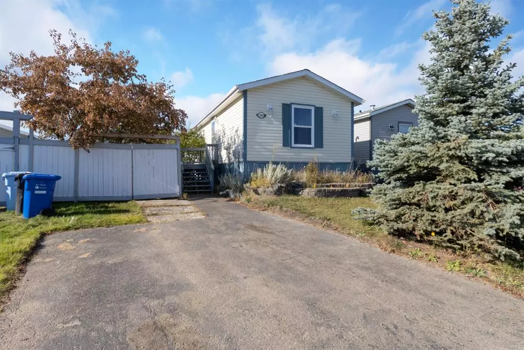 Fort Mcmurray, AB T9K 2L1,185 HALL CRES