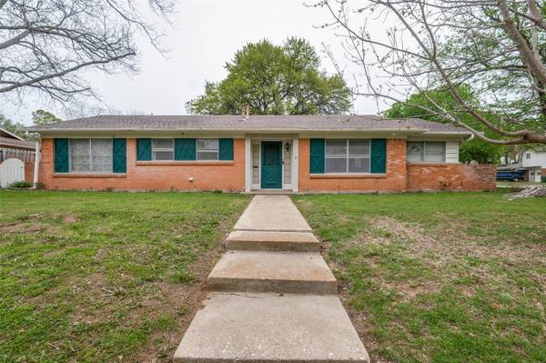 629 Cullum Avenue, Hurst, TX 76053