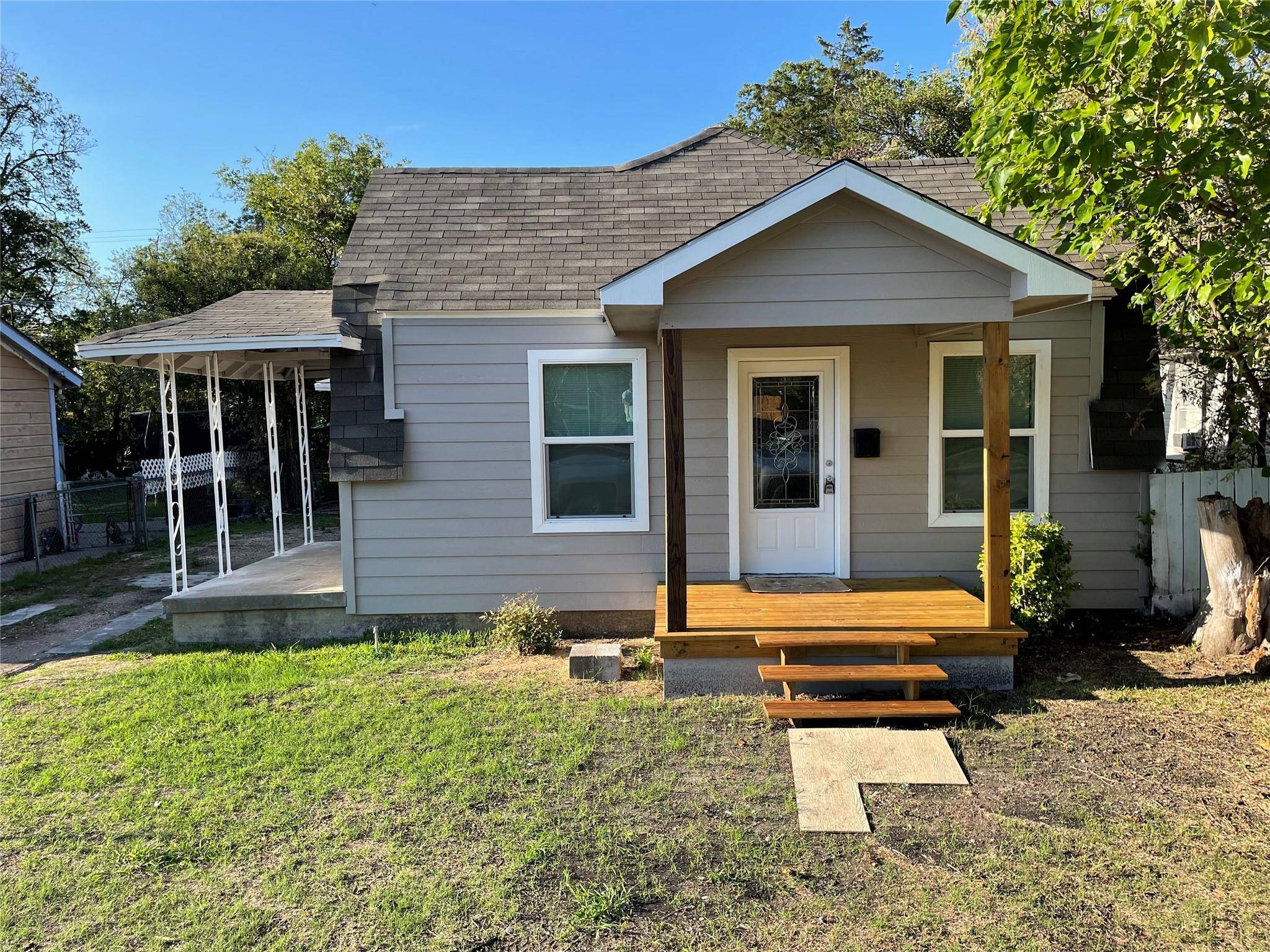 1229 W Boyce Avenue, Fort Worth, TX 76115