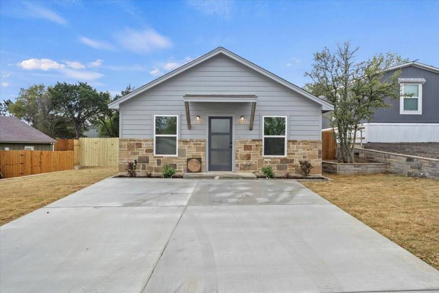 2500 Orion Way, Granbury, TX 76048