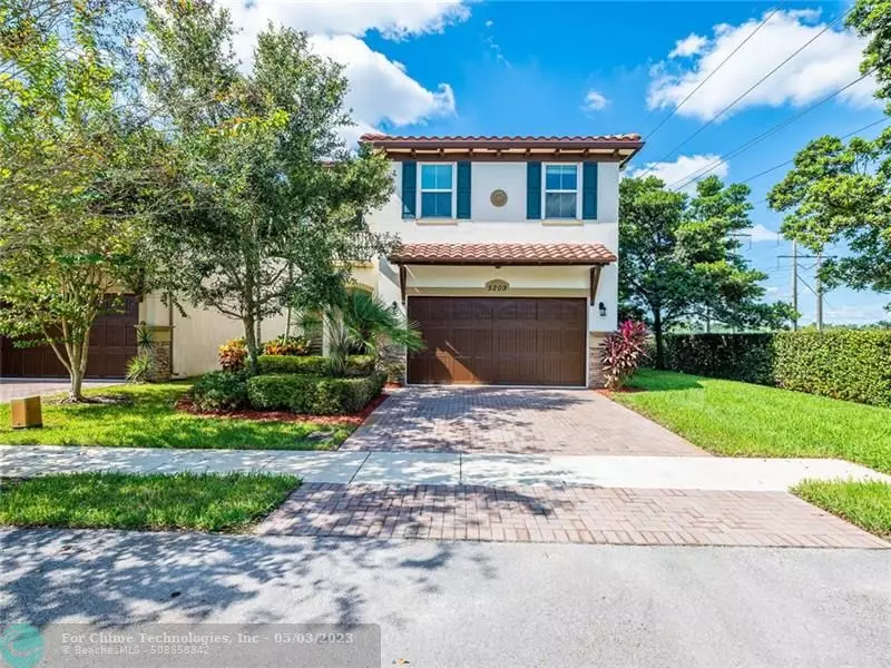 5209 Falcon Trl, Davie, FL 33314