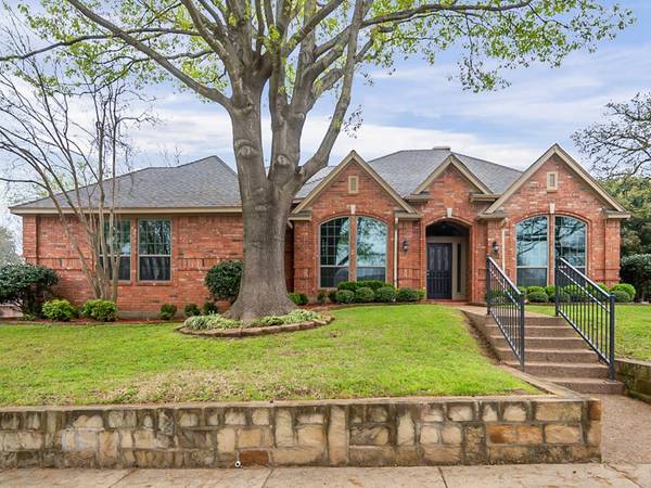 8600 Twisted Oaks Way, North Richland Hills, TX 76182