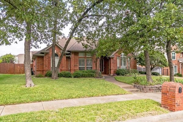 8625 Twisted Oaks Way, North Richland Hills, TX 76182