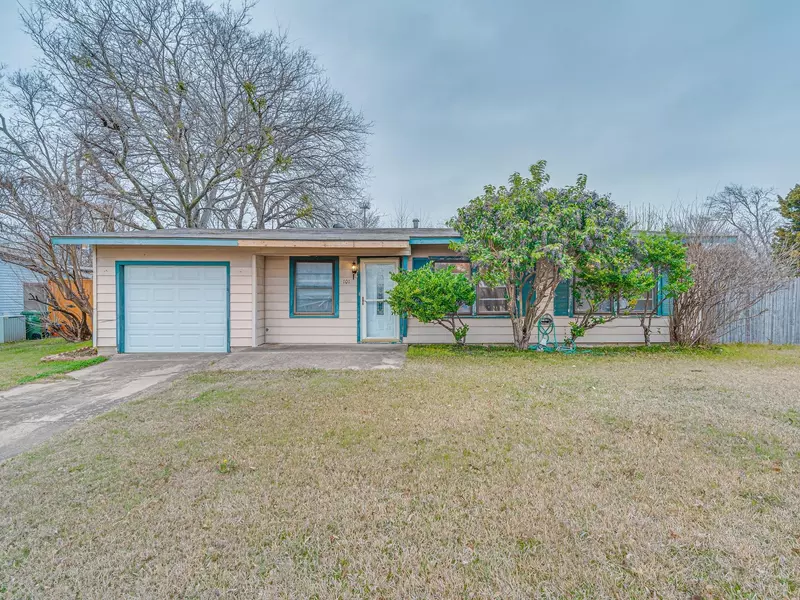 1015 E Lovers Lane, Arlington, TX 76010