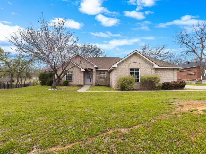 9620 Monticello Drive, Granbury, TX 76049