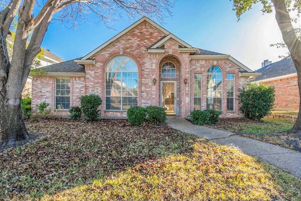 480 Crestview Point Drive, Lewisville, TX 75067