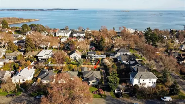 Oak Bay, BC V8R 5Z9,2547 Heron St