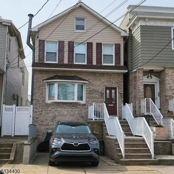 18 E 44Th St, Bayonne City, NJ 07002