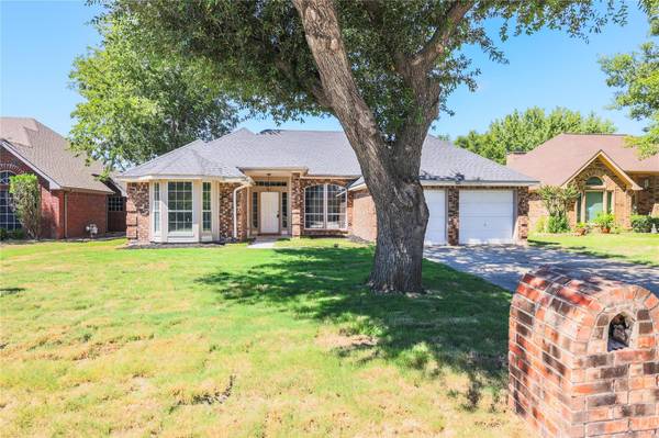 4235 Scotland Drive, Grand Prairie, TX 75052