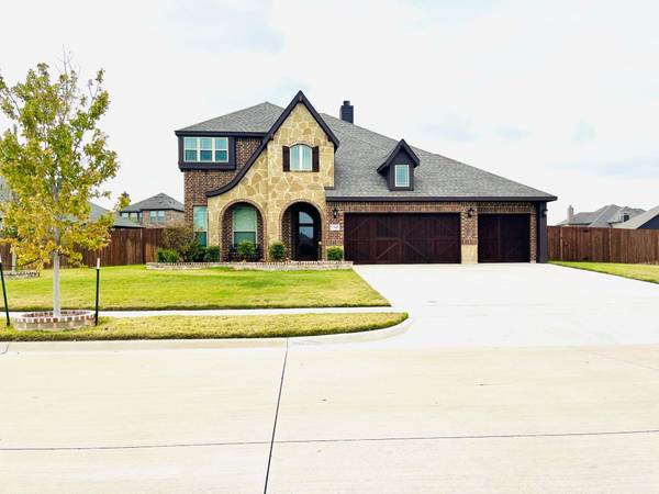 1545 Pierce Street, Waxahachie, TX 75165