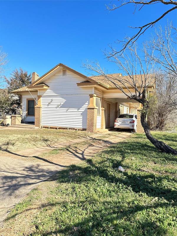 1331 Avenue N, Anson, TX 79501