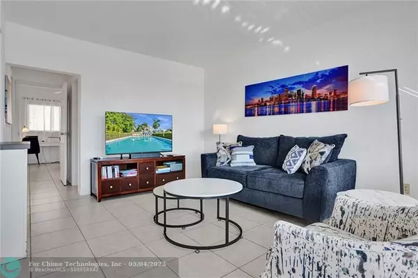 Hallandale Beach, FL 33009,3177 S Ocean Dr  #323