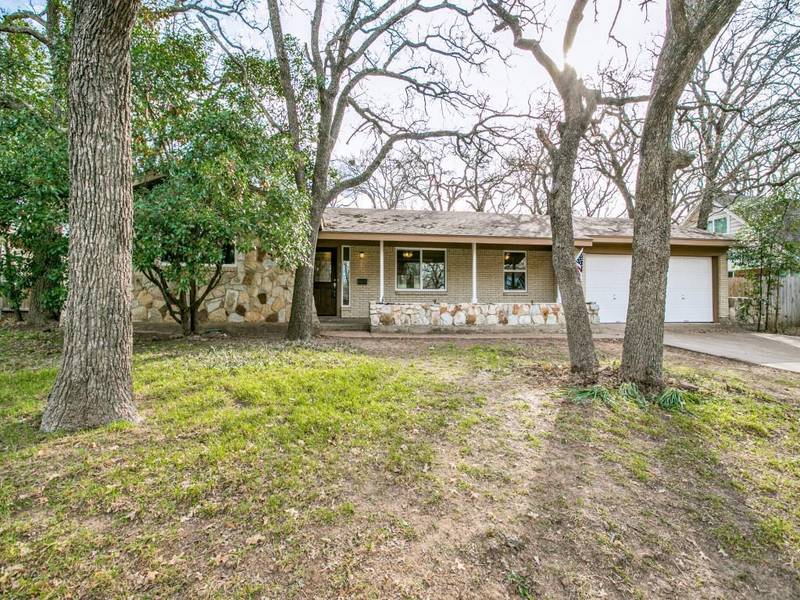 533 Hillview Drive, Hurst, TX 76054