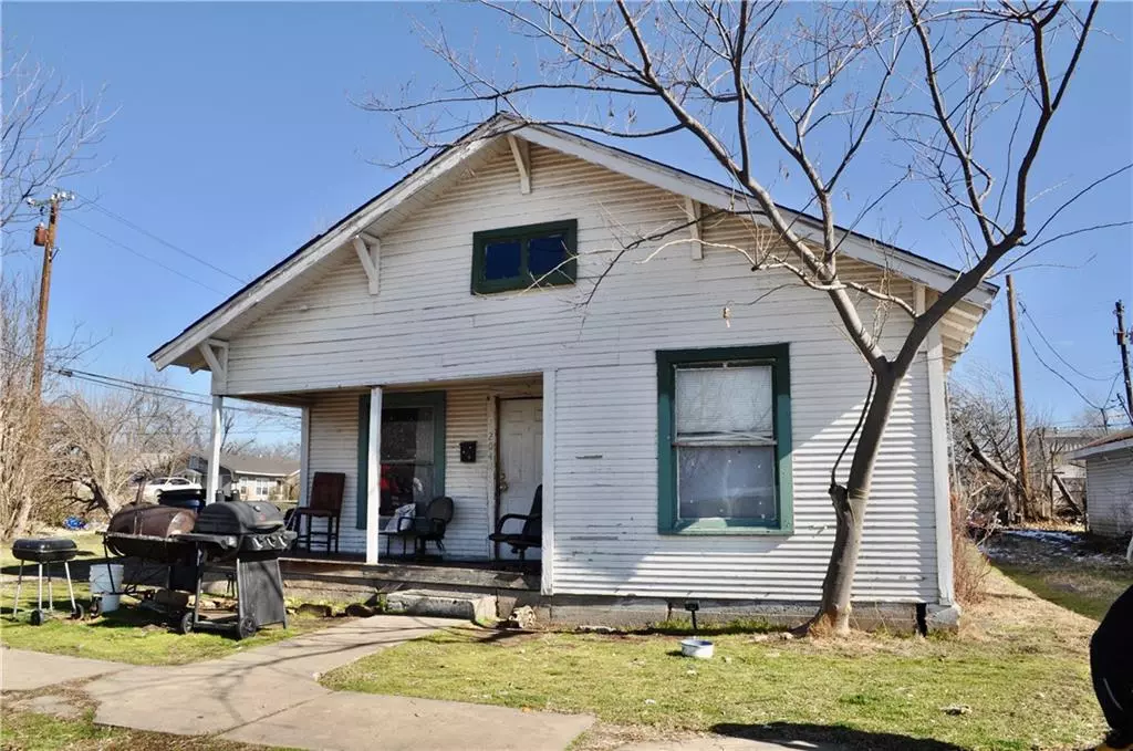 Seminole, OK 74868,204 N Highland Street