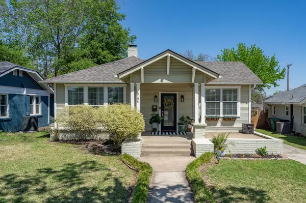 5104 Calmont Avenue, Fort Worth, TX 76107