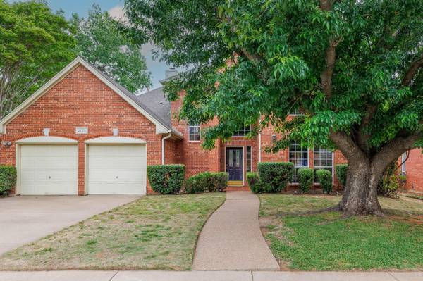 2128 Idlewood Drive, Grapevine, TX 76051