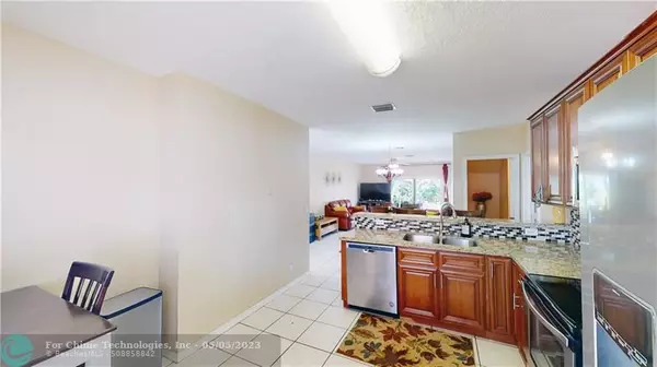 Tamarac, FL 33321,7657 Tamarac Island Cir  #7657