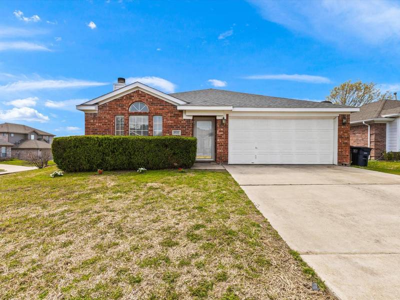 10213 Cypress Hills Drive, Fort Worth, TX 76108