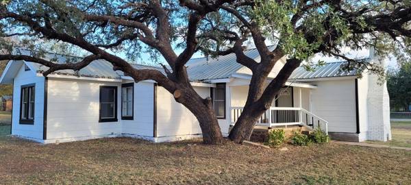 304 S Dubois Street, Breckenridge, TX 76424