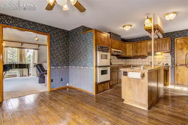 Manitou Springs, CO 80829,35 Sandra LN