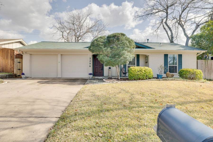 2204 Shady Grove Drive, Bedford, TX 76021