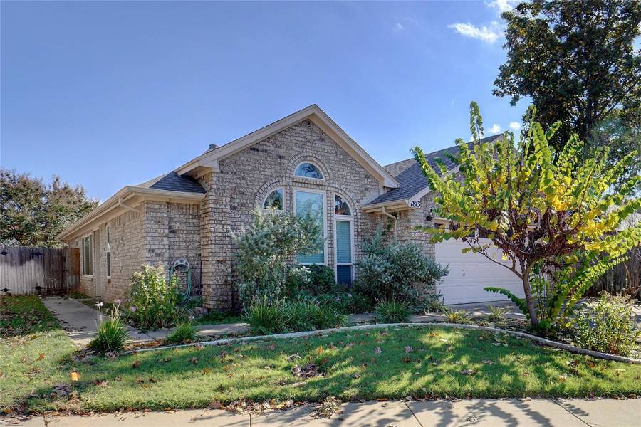 1813 Realistic Court, Bedford, TX 76021