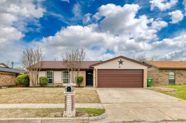 6328 Cascade Circle, Watauga, TX 76148