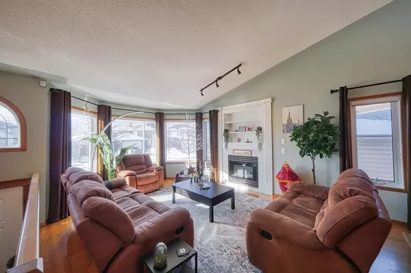 Calgary, AB T3L 1X4,711 Schubert PL NW