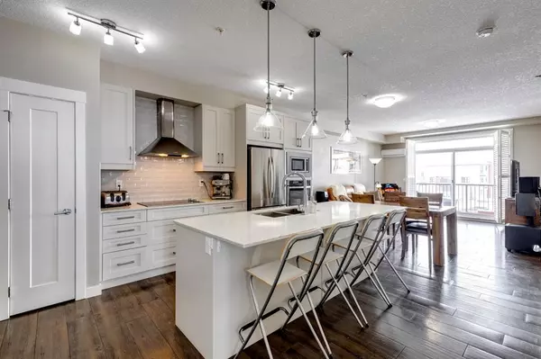 Calgary, AB T2X 4E3,10 Walgrove WALK SE #202