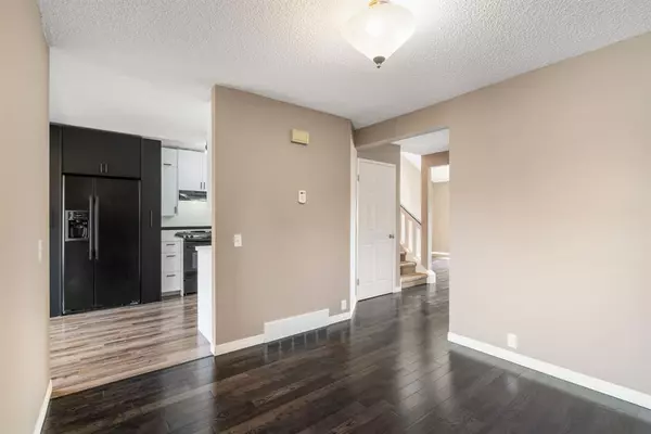 Calgary, AB T1Y 4M4,70 Templeridge CRES NE