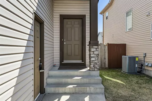 Calgary, AB T3L 3B6,352 Tuscany Ridge HTS NW