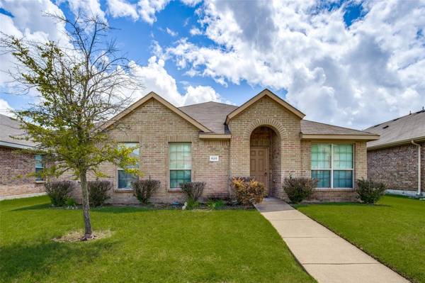 820 Clear Creek Drive, Desoto, TX 75115